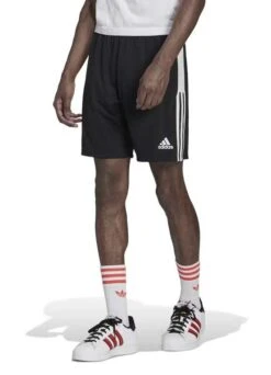 Adidas Tiro Essentials Shorts (HE7167) | Kurze Sporthose, AEROREADY, Seitliche Reißverschlusstaschen, S-XXL