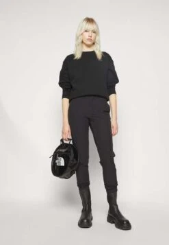 The North Face - Classic Pant - Stoffhose Schwarz (Gr. 32 - 40 // Keine 36)