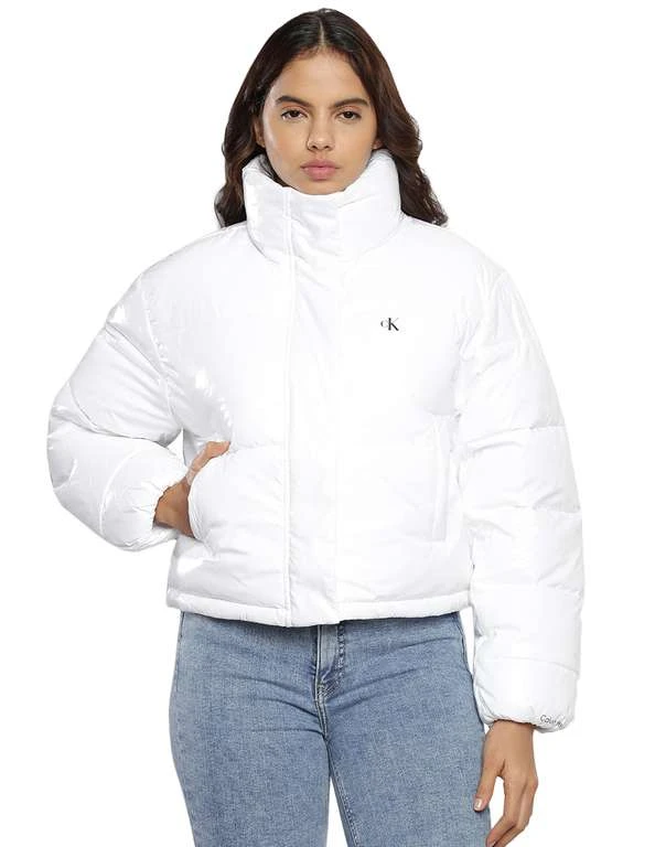 Calvin Klein Jeans Damen Geschnittener, Glänzender Puffer Gepolsterte Jacken 1 Calvin Klein Jeans Damen Geschnittener, Glänzender Puffer Gepolsterte Jacken