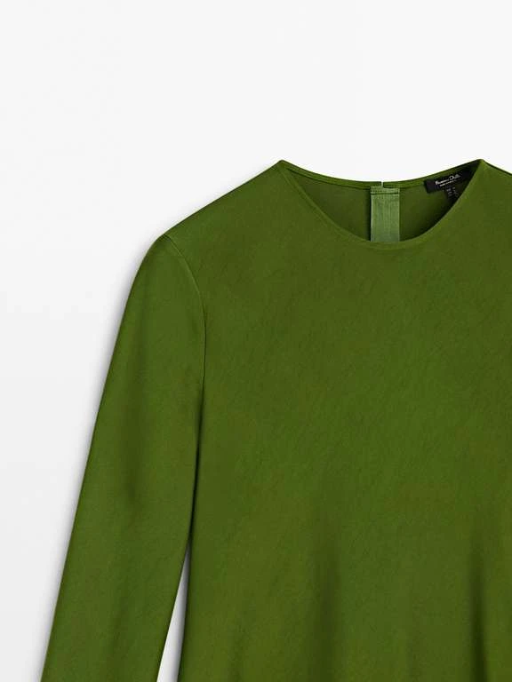 Fließendes Kleid Mit Langen Ärmeln Und Schlitz 6 Fließendes Kleid Mit Langen Ärmeln Und Schlitz – Bild 6